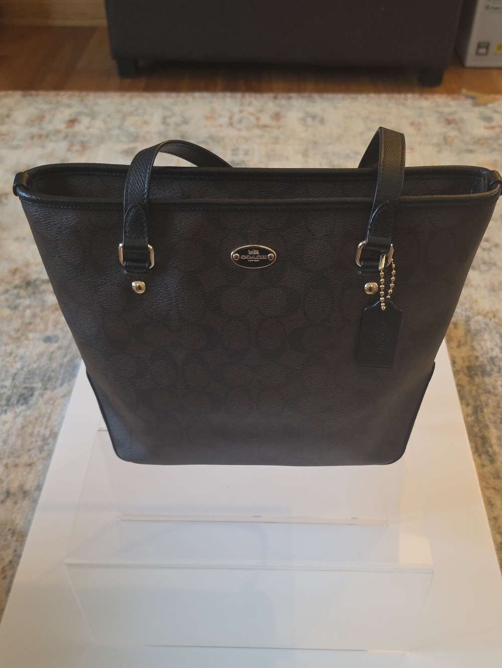​Coach F34603 Black Signature Canvas Zip Top Tote Bag Leather Trim.